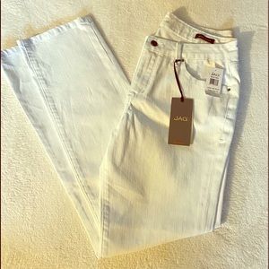 NWT JagJeans Mid Rise Slim Leg